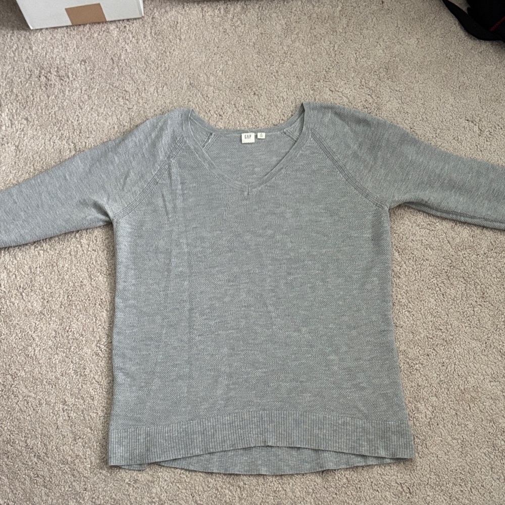 GAP Light Gray Knit V-neck Sweater